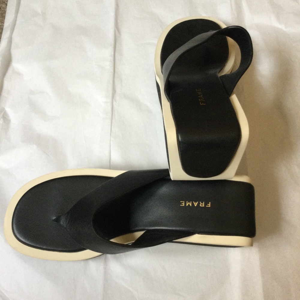 Frame Sandals - Picture 9 of 10